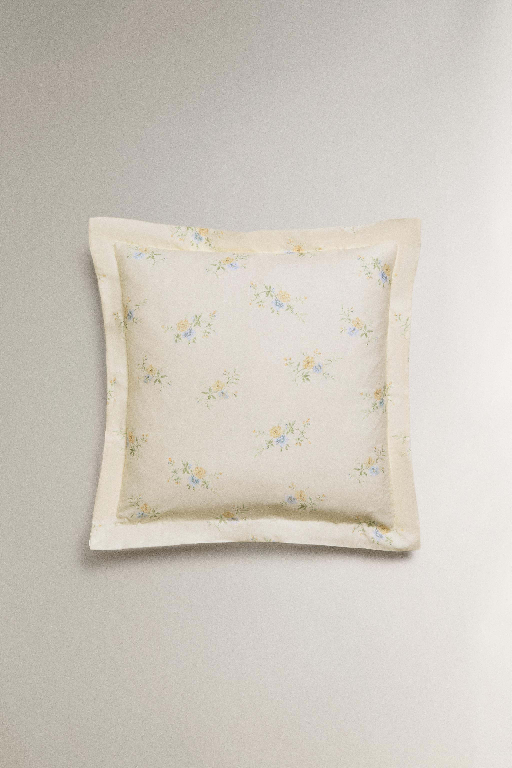 TAIE D’OREILLER SATIN BOUQUETS DE FLEURS